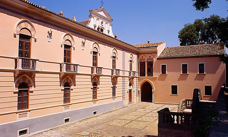 Rionero- Facciata interna e cortile Palazzo Fortunato