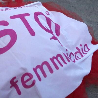 manifestazione_e_fiaccolata_contro_il_femminicidio_in_memoria_di_bernadette_fella_uccisa_dall_ex-convivente